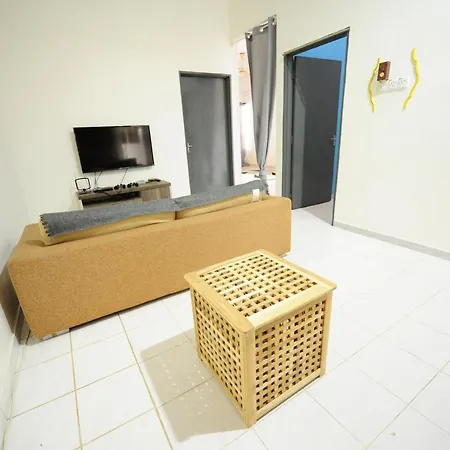 Roomstay Rumah Pintu Kuning Kangar Exterior photo